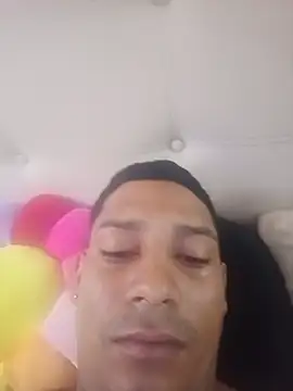 Snapshot of Petterleonel123 chatting on July 7, 1:14 pm Petterleonel123 online show from July 7, 1:14 pm