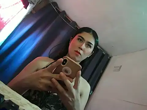 Alluringluna online show from May 8, 7:45 am