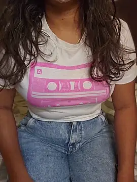 sluttytitties69 online show from June 14, 9:32 am