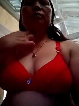 YeuAnhbigcock online show from May 6, 5:00 am