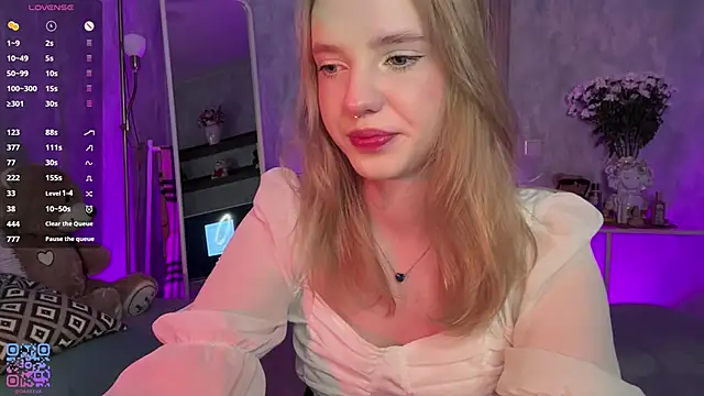 Snapshot of Eve_Dark_Side chatting on May 29, 6:08 am Eve Dark Side online show from May 29, 6:08 am