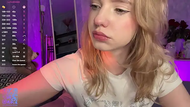 Snapshot of Eve_Dark_Side chatting on June 20, 6:07 am Eve Dark Side online show from June 20, 6:07 am