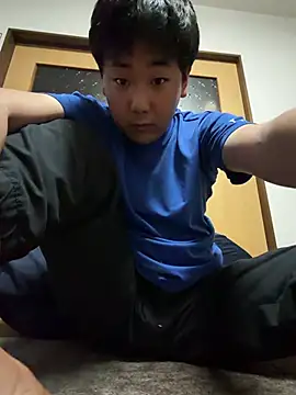 YuuYuu 010 online show from May 5, 11:24 am