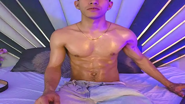 Snapshot of Sebastian_Vega chatting on May 27, 11:23 pm Sebastian Vega online show from May 27, 11:23 pm