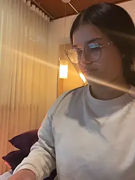 Xhelen 1 online show from May 19, 9:33 pm