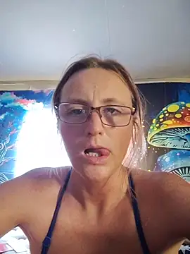 Queenle91 online show from May 17, 8:42 pm