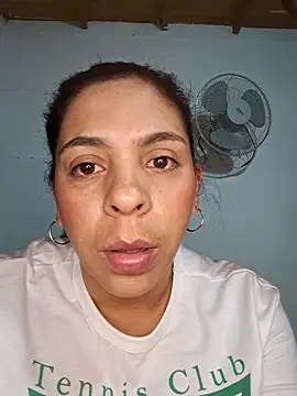 andreadefuego online show from May 4, 5:27 pm