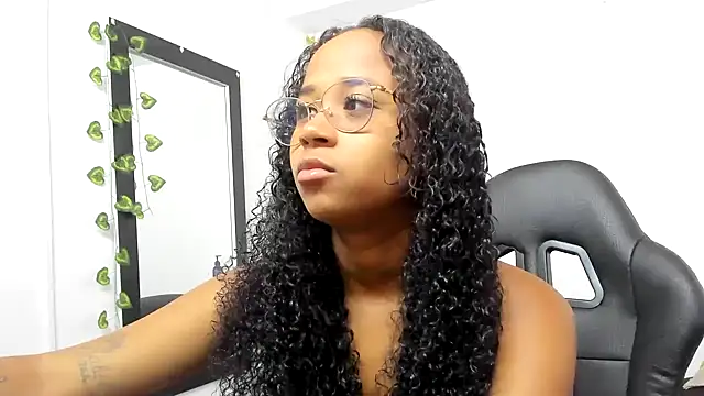 Snapshot of wizarpamela chatting on July 18, 4:04 pm wizarpamela online show from July 18, 4:04 pm