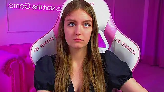 Snapshot of SofiaSarvains chatting on June 11, 12:32 am SofiaSarvains online show from June 11, 12:32 am