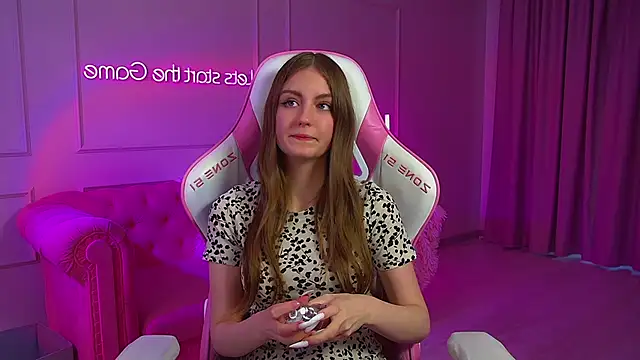 Snapshot of SofiaSarvains chatting on June 11, 2:53 am SofiaSarvains online show from June 11, 2:53 am