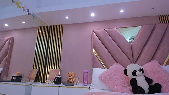 Anny bakers  online show from July 29, 11:31 am