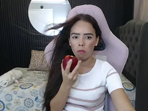naomis 36 online show from May 5, 2:09 pm