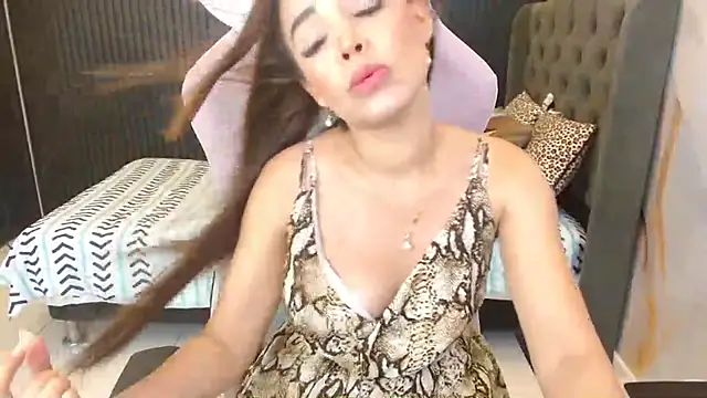 naomis 36 online show from June 26, 2:06 am