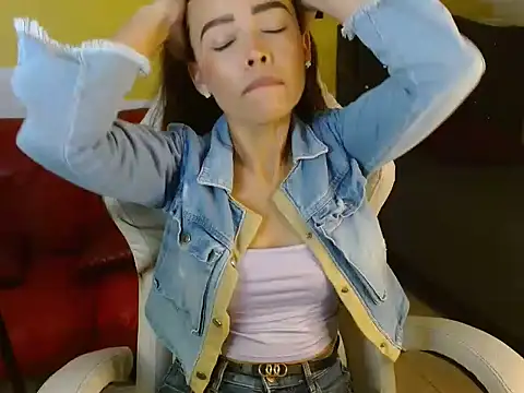 naomis 36 online show from May 15, 1:42 pm