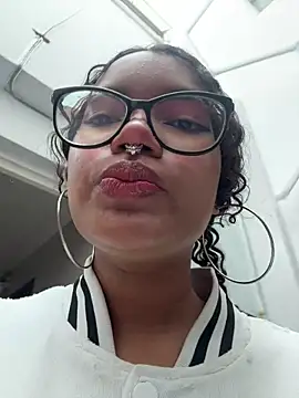 Snapshot of Bunny-fire chatting on May 24, 7:14 pm Bunny-fire online show from May 24, 7:14 pm