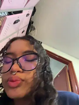 Snapshot of Bunny-fire chatting on May 5, 7:06 pm Bunny-fire online show from May 5, 7:06 pm
