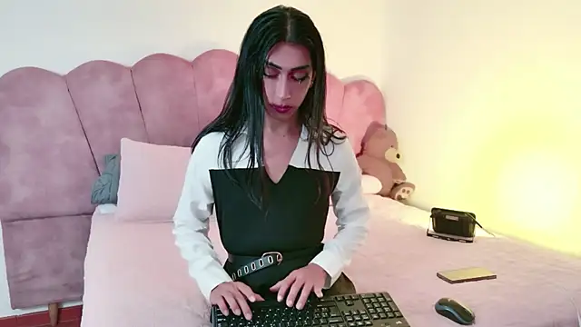 Alexadomina22 online show from August 3, 9:41 pm