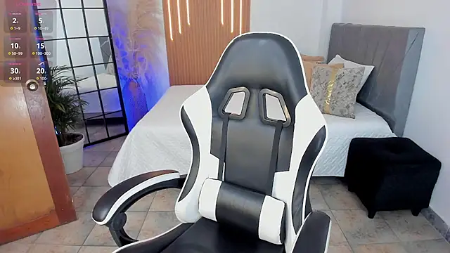 Selene-Diior online show from May 24, 1:44 pm