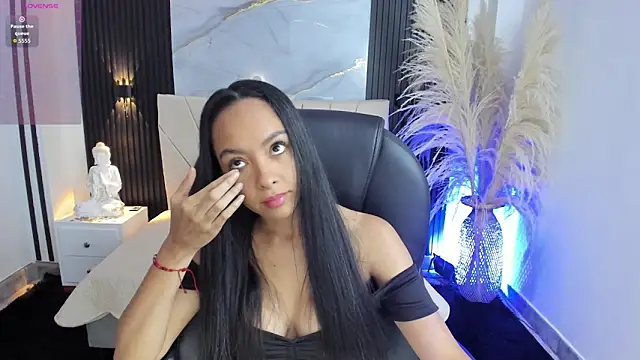 Selene-Diior online show from May 9, 11:46 am