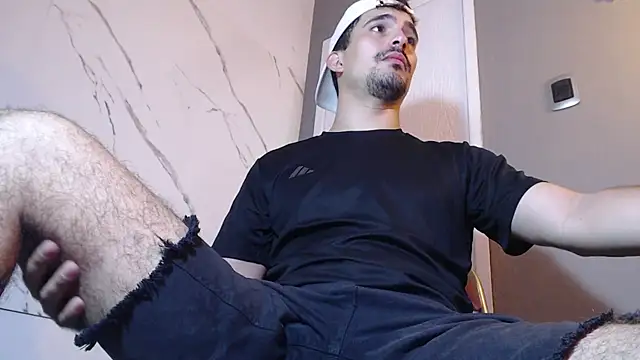 Snapshot of tanner-hard_ chatting on June 23, 6:39 pm tanner-hard online show from June 23, 6:39 pm