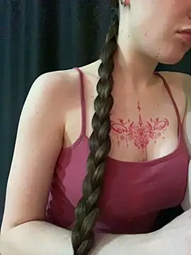 shrie beverlyy0690 online show from May 12, 11:44 pm