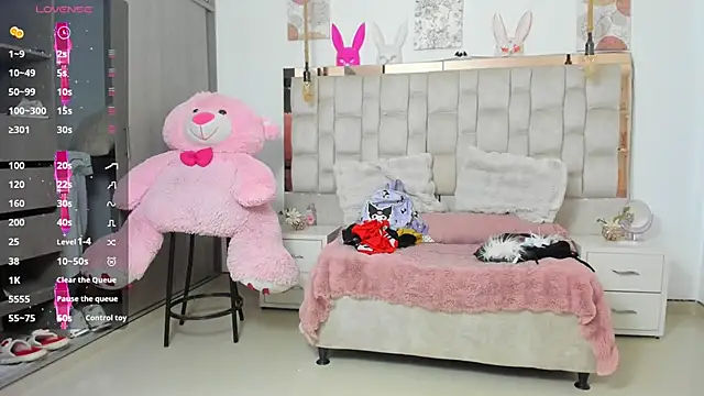 MaddyReyes online show from June 3, 7:51 pm