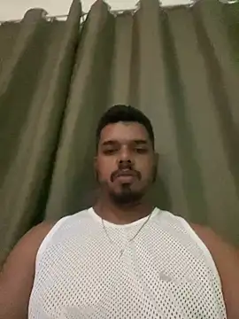 Snapshot of Falcaohot chatting on May 7, 1:43 am Falcaohot online show from May 7, 1:43 am
