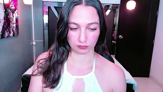 Snapshot of Megan_Rai chatting on May 20, 8:39 pm Megan Rai online show from May 20, 8:39 pm