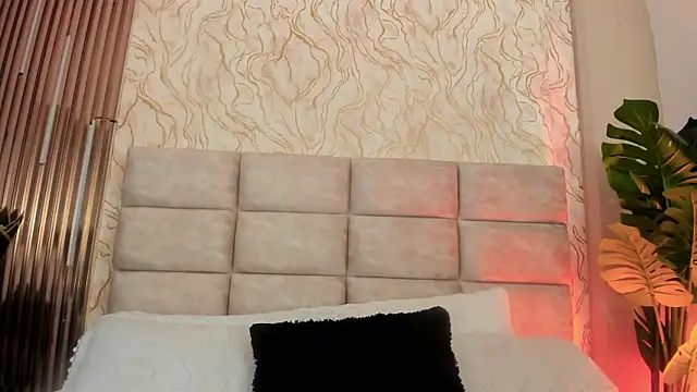 GinaSalanne online show from July 25, 12:44 pm