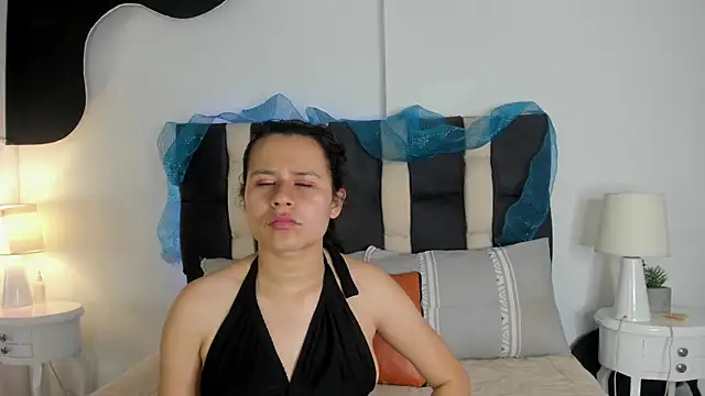 Snapshot of valery-hott-gb chatting on July 6, 8:44 pm valery-hott-gb online show from July 6, 8:44 pm