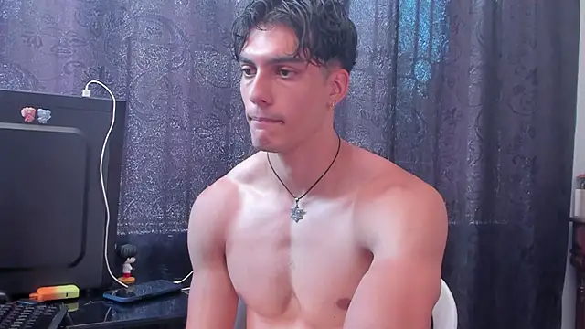 Alessio Valee online show from May 24, 5:35 pm