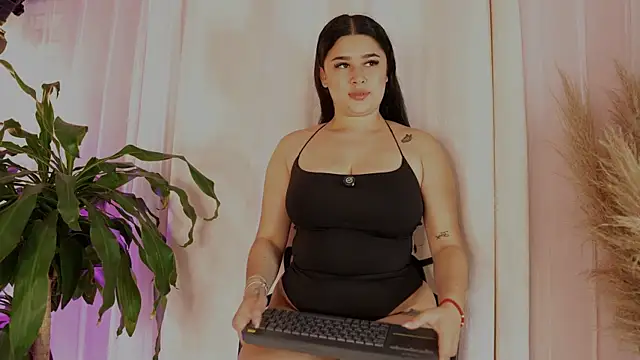 ariadna milano  online show from June 26, 1:06 pm