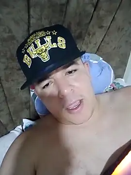 latino hott  online show from May 5, 11:41 pm