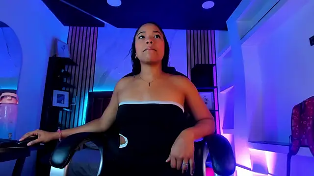 Snapshot of BrianaRuiiz_ chatting on June 24, 1:10 pm BrianaRuiiz online show from June 24, 1:10 pm