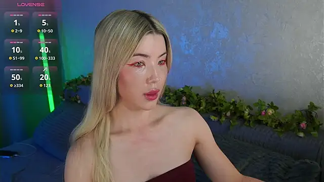 LindaThackerr online show from July 20, 4:20 am