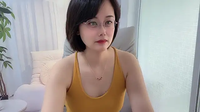 Snapshot of Naomi_Z chatting on June 4, 1:21 am Naomi Z online show from June 4, 1:21 am