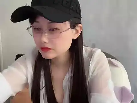 Naomi Z online show from May 9, 10:57 pm