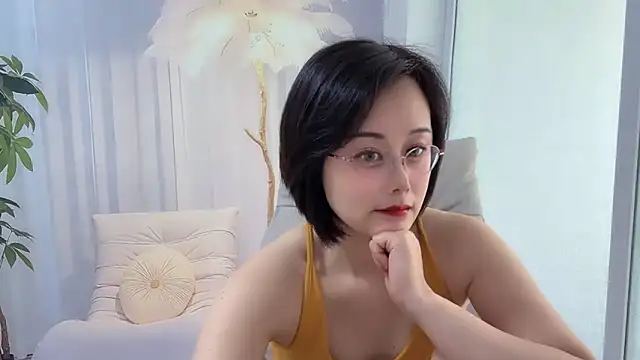 Snapshot of Naomi_Z chatting on May 15, 10:52 pm Naomi Z online show from May 15, 10:52 pm