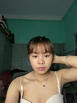 Snapshot of Cry_sexy chatting on June 18, 2:43 am Cry sexy online show from June 18, 2:43 am