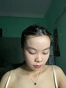 Snapshot of Cry_sexy chatting on June 3, 9:32 am Cry sexy online show from June 3, 9:32 am