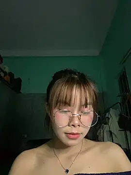 Snapshot of Cry_sexy chatting on May 22, 4:05 pm Cry sexy online show from May 22, 4:05 pm