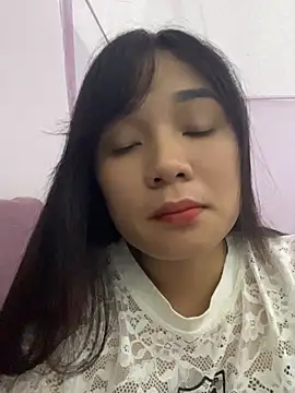 Lyly damdang online show from May 9, 9:12 am
