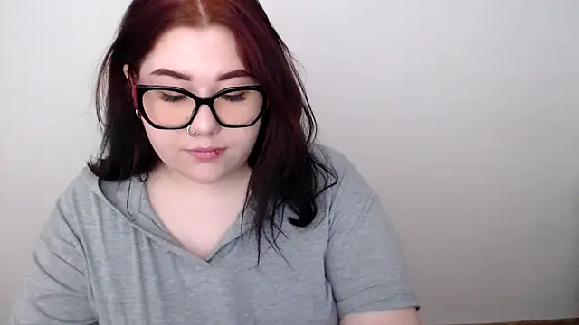KarolinasHot online show from May 6, 7:45 am