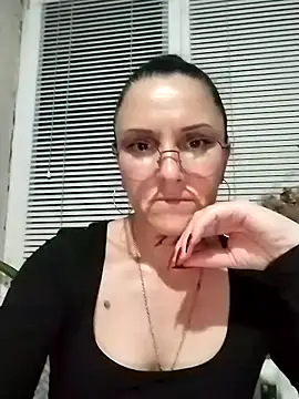 Snapshot of MillaMia45 chatting on May 17, 7:14 pm MillaMia45 online show from May 17, 7:14 pm