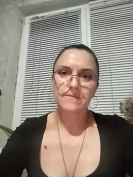 Snapshot of MillaMia45 chatting on May 14, 7:11 pm MillaMia45 online show from May 14, 7:11 pm