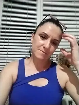 Snapshot of MillaMia45 chatting on May 16, 7:13 pm MillaMia45 online show from May 16, 7:13 pm