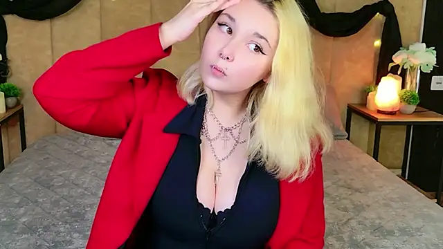 Cassey Well online show from June 25, 5:34 am