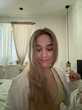 Snapshot of LillyStarr chatting on June 27, 7:58 am LillyStarr online show from June 27, 7:58 am