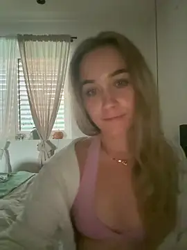 Snapshot of LillyStarr chatting on June 28, 6:03 pm LillyStarr online show from June 28, 6:03 pm