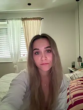 LillyStarr online show from May 26, 3:32 pm